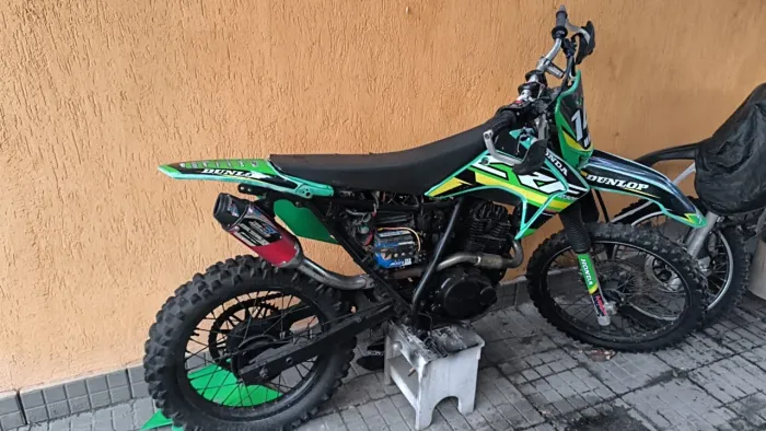 XR 200 - Trilha