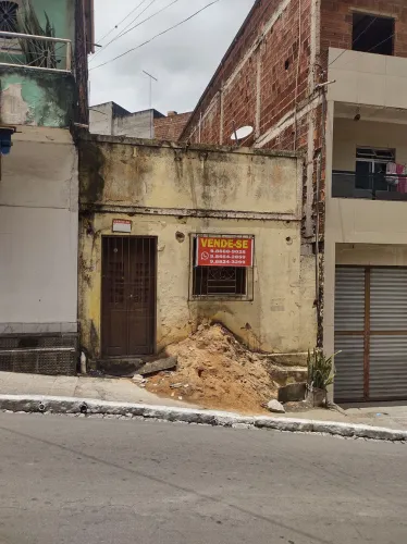 VENDE-SE CASA EM BOM JARDIM
