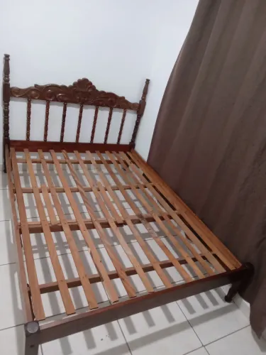 Cama de madeira