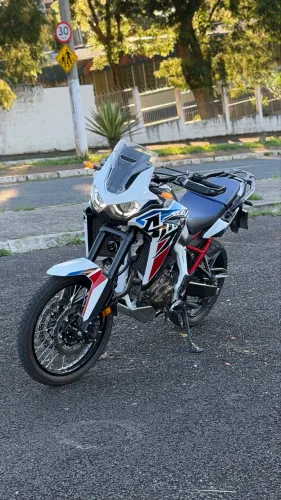 AFRICA TWIN 2023 MANUAL