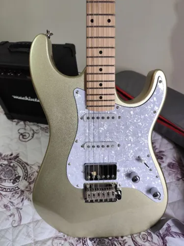 Guitarra Seizi Katana Musashi HSS Titanium