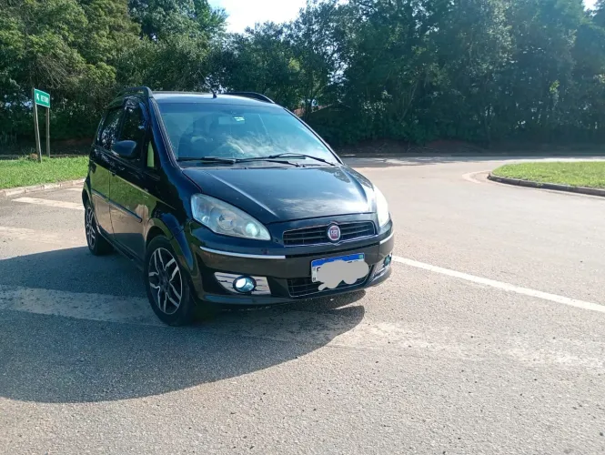 Fiat Idea Sporting Dualogic 1.8 Flex 16V 5P 2011