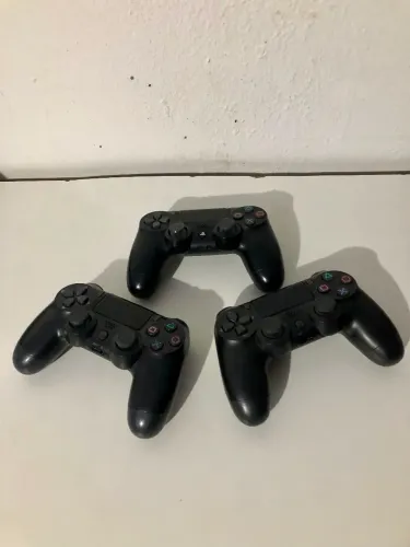3 controles de PS4