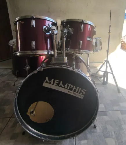 Vende-se bateria completa Memphis vinho