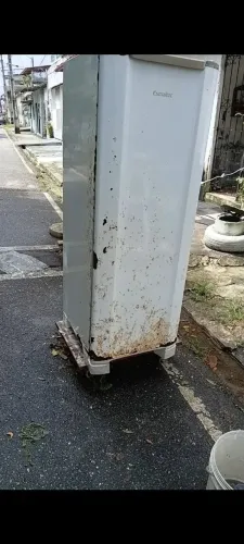 Geladeira em um bom estado de uso