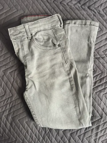 Vende-se calça infantil - Marca Zara