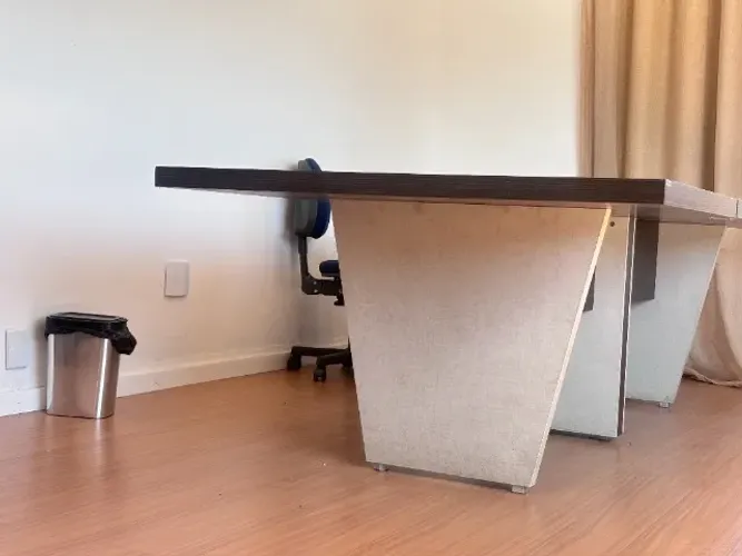 Mesa de escritório para 6 lugares