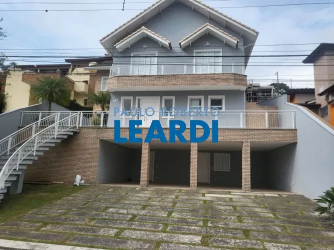 CASA ASSOBRADADA - CONDOMÍNIO HILLS 3 - SP
