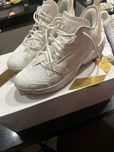 Tênis Air Jordan Why Not 4.0