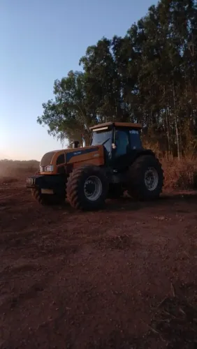 Trator Valtra BH 180 ano 2013
