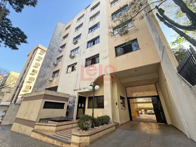 Apartamento de 1 quarto para alugar na Zona 07 em Maringá próximo à UEM com garagem