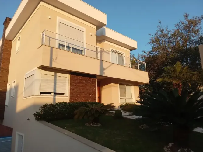 Linda casa a venda no condomínio Tarumã em Santana de Parnaíba - SP