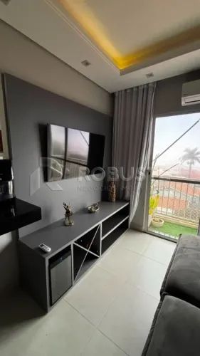 Apartamento mobiliado com ar-condicionado de 2 Dormitórios no Bairro Alto para locação