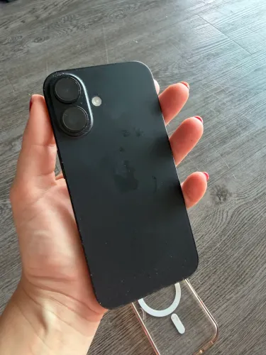 iPhone 16 