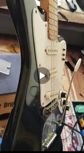 Guitarra Ginnini Supersonic