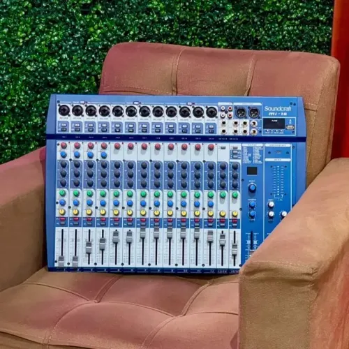 Mesa Analógica Soundcraft MI-16 com 16 Canais