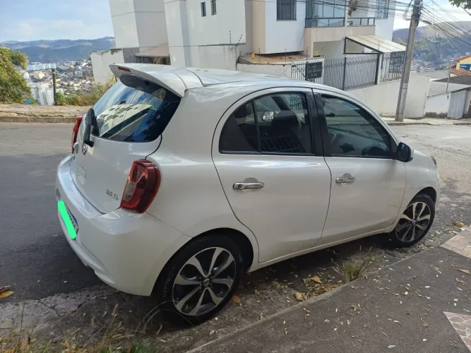 Nissan March SL 1.6 16V Flex Fuel 5P 2015