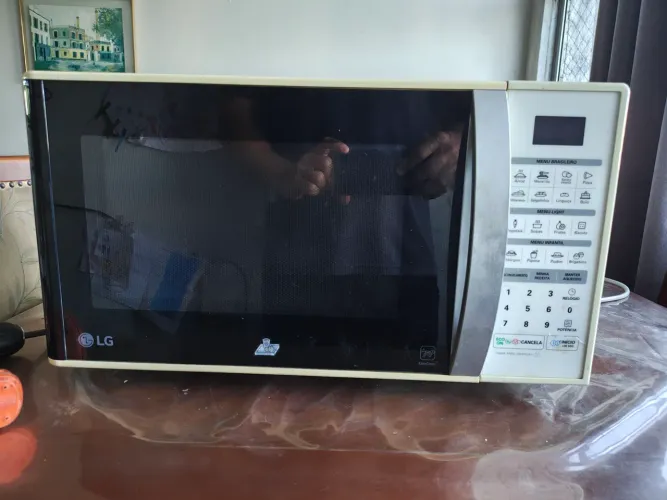 (SUCATA) Micro-ondas LG Modelo MS3052RA