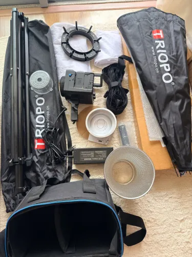 Kit Iluminação Sokani X100 RGB + Softbox Triopo + Tripé