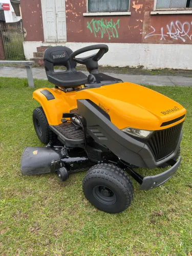Trator cortador de grama Buffalo
