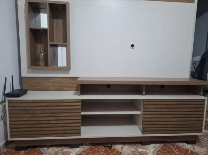 Rack de Sala com Painel Ripado Muito Conservado