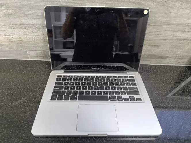 Apple MacBook Pro (13-inch, Mid 2009)