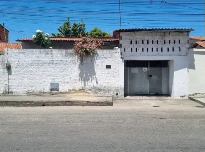 Imperdível! Casa Plana à Venda no Jereissati II