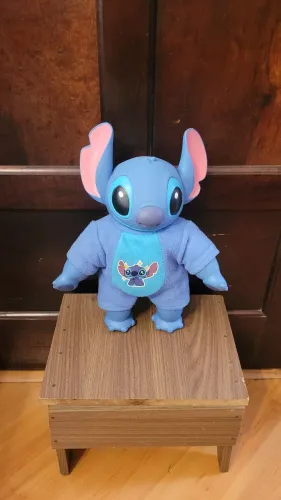 Vendo boneco Lilo Stitch emborrachado Musical 