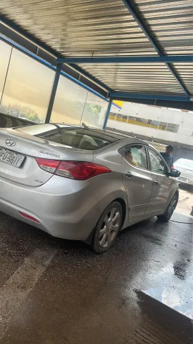 Hyundai Elantra GLS 1.8 16V Aut. 2013