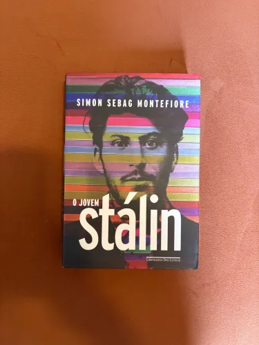 Livro O jovem Stálin (esgotado)