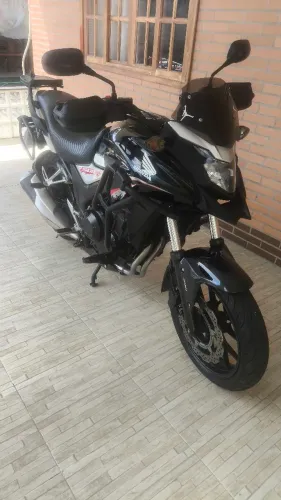 CB-500X com todos acessórios incluso, moto muito top