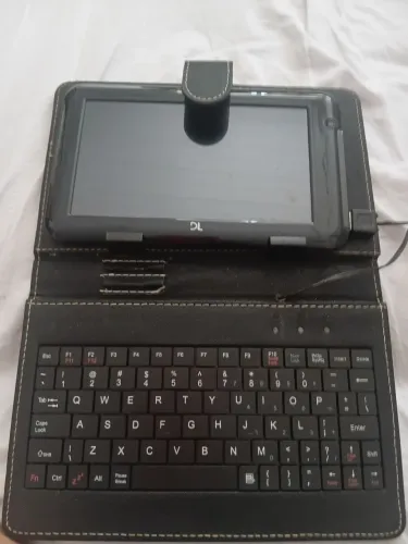 Tablet com defeito com capa teclado