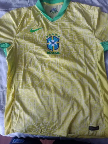 Camisa Brasil modelo jogador