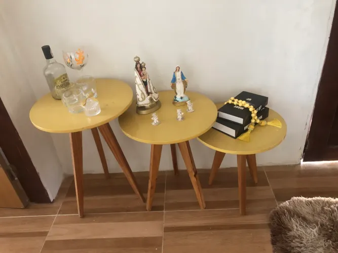 Vendo conjunto de mesinhas 