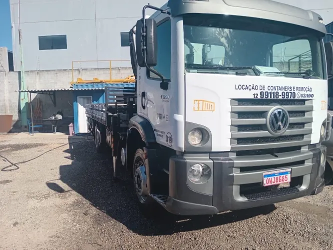 VW 13.190 Constellation Toco com Munck TKA 20.700 Ano 2024 - Controle Remoto