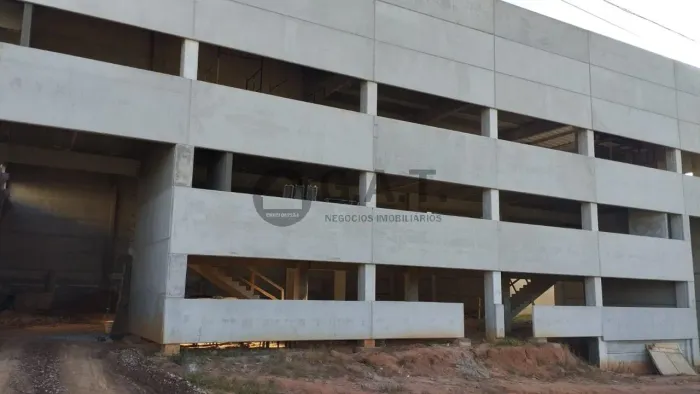 Galpão Comercial em Condomínio para Locação em Sorocaba-SP, Bairro Iporanga, com 1.815,66