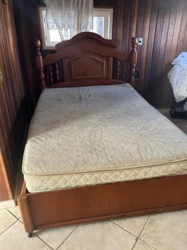Cama casal madeira maciça - Cabo Frio