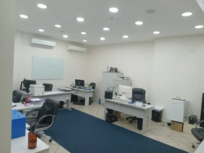 Sala comercial com dois pavimentos e 124 m² no CENA no Shopping Nova América