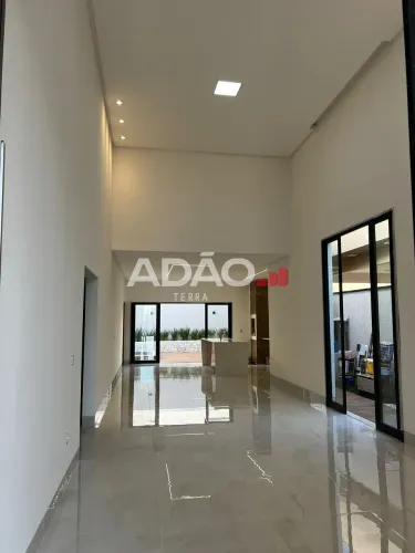 Condomínio Jardim Veneza - Vendo casa térrea 4 Suites, 246 m², 4 vagas de garagem no Condo