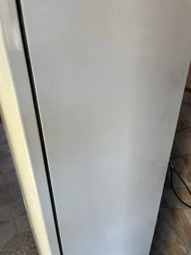 Geladeira,Não é frost free,está funcionando normalmente.