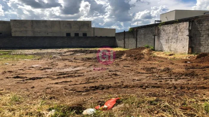 Grupo Intervale Aluga Terreno com 1100m² com Excelente localização no Centro de Jacarei Pr