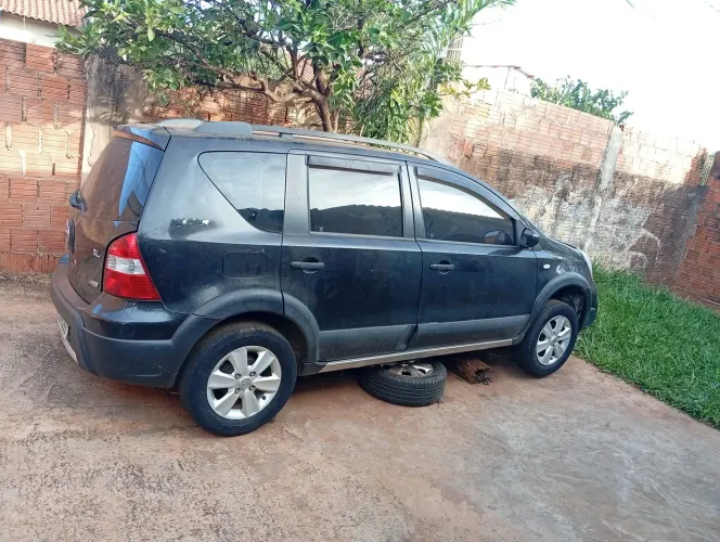 Nissan Livina X-gear SL 1.6 16V Flex Fuel Mec. 2011