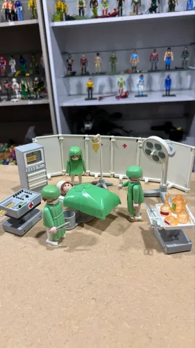 Conjunto Playmobil Centro cirúrgico raridade linda