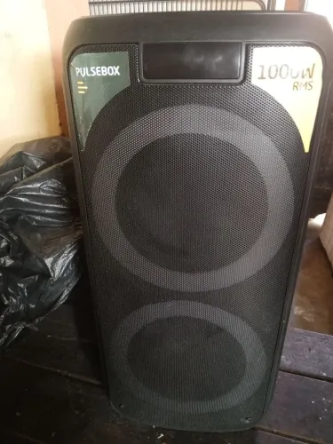 400reais caixa de som pulsebox novinha