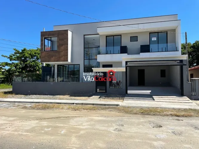 Excelente sobrado no litoral do Paraná