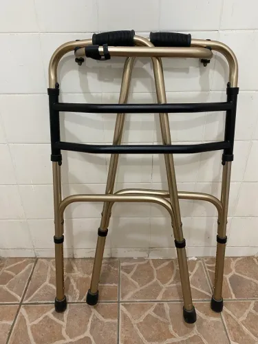 Andador dobrável