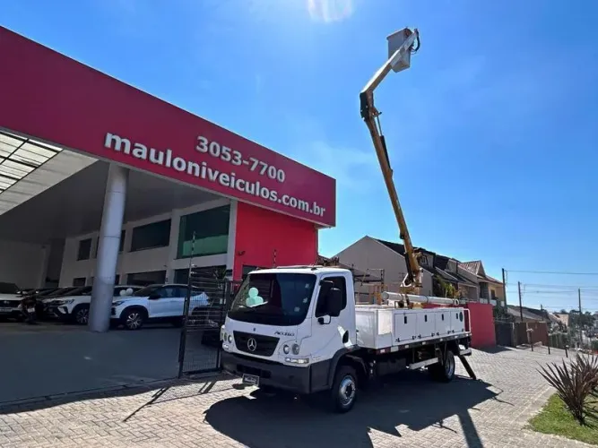 MERCEDES-BENZ ACCELO 815 COM CESTO AÉREO ELEVATÓRIO 10,5M