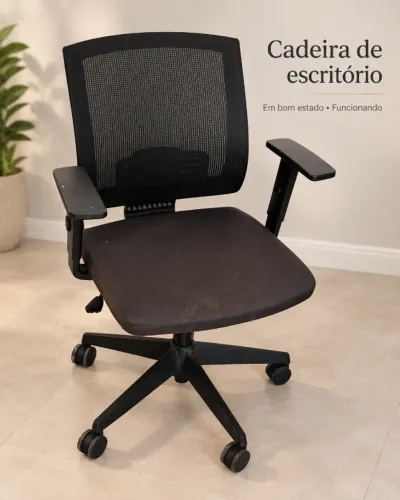 Cadeira de Escritório com Encosto em Tela e Braços Regulável- R$ 195