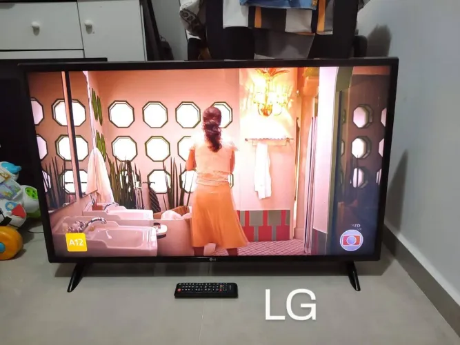 TV Smart LG 43 polegadas em perfeito estado