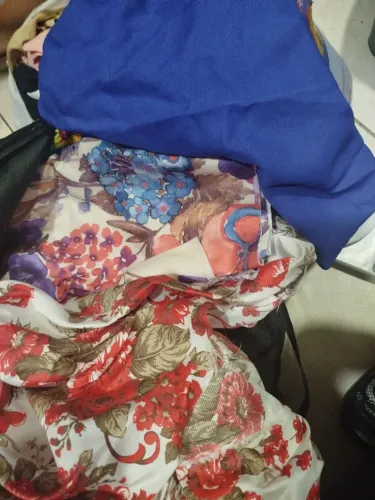 Tecidos diversos estampados e lisos a maioria pedaço grande 5 kilos 40,00